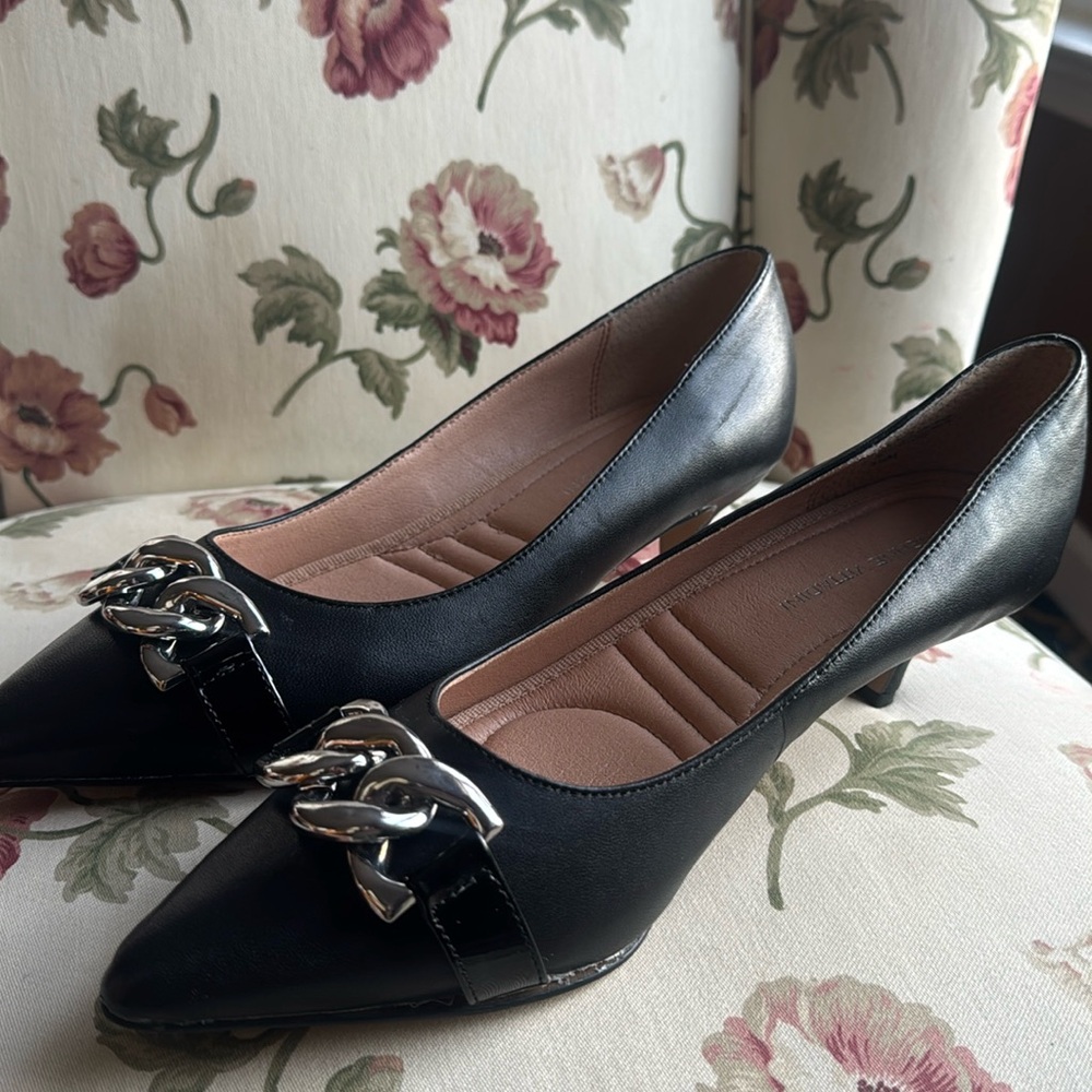 adrienne vittadini black heels